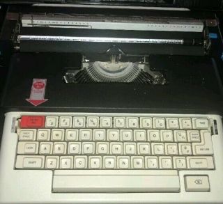Olivetti Lettera 36c Portable Electric Typewriter Vtg White And