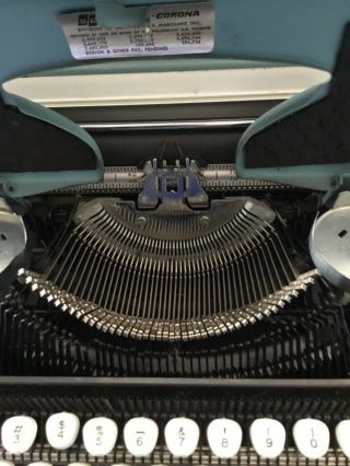 1960s Smith Corona Sterling Portable Typewriter 5AX Series w/case 2