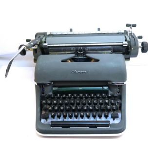 Vintage 1956 Olympia Sg - 1 Typewriter.  West Germany.  7 - 160486 Sg1