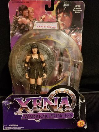 1998 Xena Warrior Princess Action Doll " A Day In The Life " With Action Armory