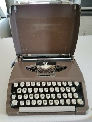 Montgomery Ward Signature 100 Typewriter