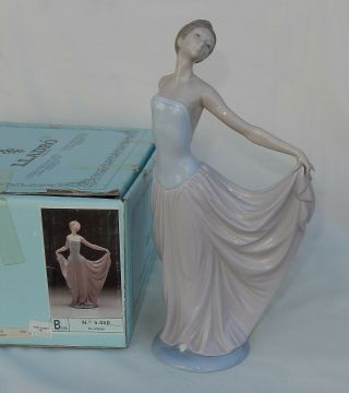Lladro Porcelain Figurine Dancer No.  5050 Young Lady Dancer Ballerina W/box