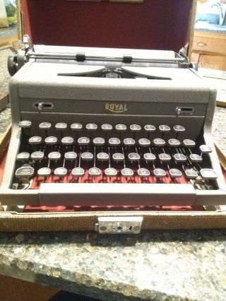 Vintage Royal Arrow Typewriter With Case,  Like A Dream