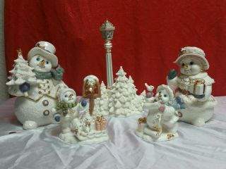 Grandeur Noel 2001 Porcelain/gold Snowman Family