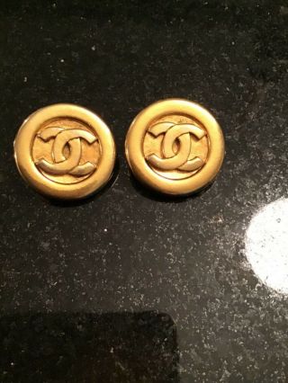 Authentic Vintage Chanel Cc Logo Gold Plated Round Clip - On Earrings