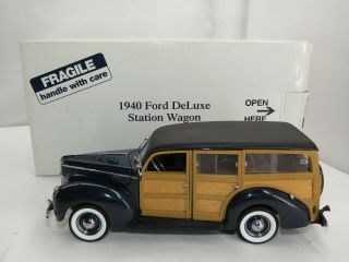 Danbury 1940 Ford Deluxe Station Wagon Die - Cast Car W/box 1:24