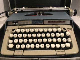 Smith Corona Classic 12 Portable Typewriter with Case 1960 ' s Made in USA 3
