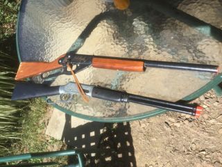 Daisy Red Ryder 938 Air Rifle Toy Gun & 1 Other Daisy