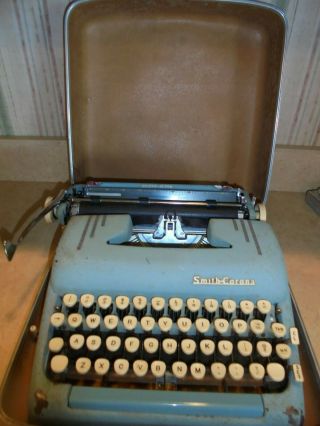 Vintage Smith Corona Portable Typewriter In Case - - Silent Model - - Well