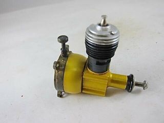 Vintage Cox Thimble Drome Pee Wee 020 Glow Model Airplane Engine Gold Case 2