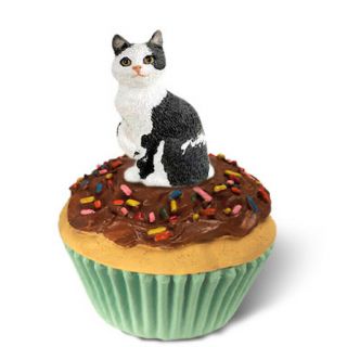 Black And White Manx Cat Kittycake Cupcake Trinket Box