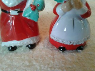 Vintage Mr And Mrs Santa Claus Salt And Pepper Shakers Japan 2