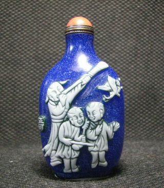 Tradition Chinese Glass Carve Play A Musical Instrument Design Snuff Bottle