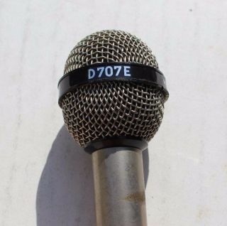 Vintage AKG D707E Microphone with Case 3