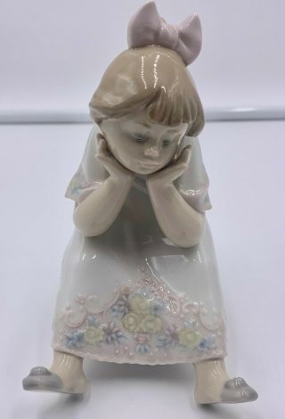 Lladro Figurine Nothing To Do - Little Girl With Bow 5649