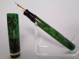 1920´s Jade Green Oversize Eagle Fountain Pen 5.  43 Inches Flexy 18ct Gold M Nib