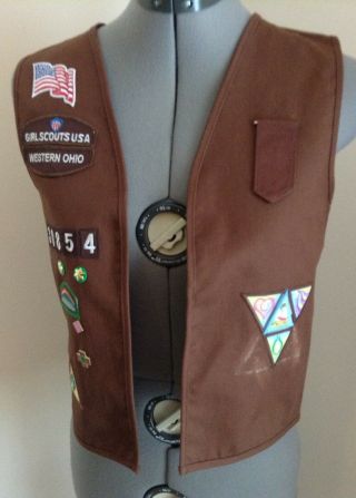 Brownie Brown Vest Girls Scouts Patches Pins Medium