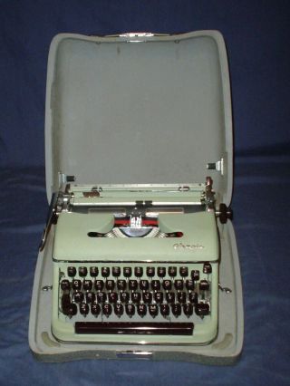 Vintage 1958 Olympia Sm - 4 Green Typewriter W/metal Case