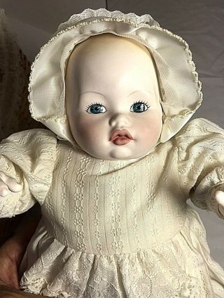 Royal Doulton Nisbet Prince William Of Wales 1982 Royal Baby Doll Dn20 W/ Crib