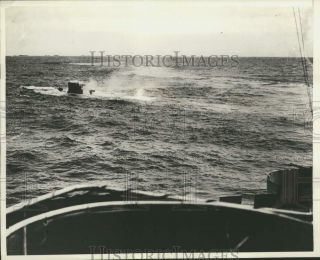 1943 Press Photo German Submarine Sunk By U.  S.  Coast Guard Ships - Nom11159