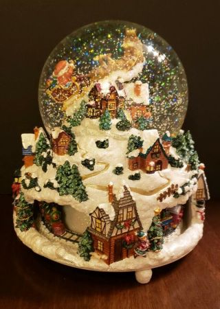 Christopher Radko Santa Coming To Town Musical Snow Globe