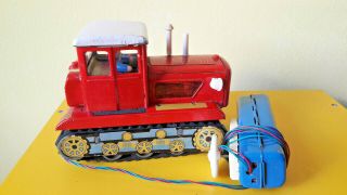 Tin Toy Red China Tractor ME 701 3