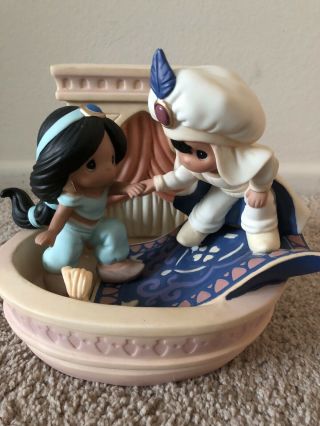 Precious Moments Disney Aladdin And Jasmine A Magical World Awaits You Figurine