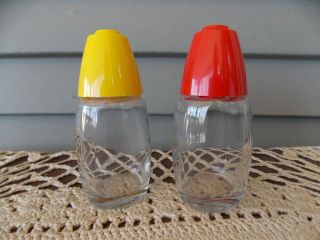 Vintage Gemco Clear Glass Salt & Pepper Shakers With Yellow & Red Plastic Lids