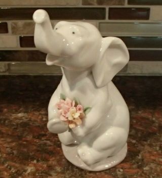 Lladro 6462 " Lucky In Love " Elephant Seated With Flowers - Mwob,  Rv$240