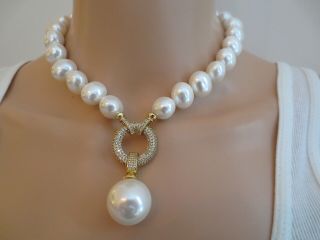 An Exceptional Sterling 18k Yellow Gold Shell Pearl Jeweled Necklace