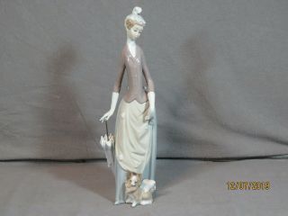 Lladro Woman With Dog & Umbrella 1971 - 93 Porcelain Figurine 4761g