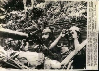 1942 Press Photo Dutch Troops Man Outpost On Tarakan Island In World War Ii
