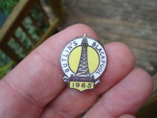 Old vintage 1965 enamel Butlin ' s Blackpool W.  Reeves&Co pin badge England resort 2