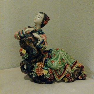 Vintage Shiwan Oriental Chinese Lady Porcelain Figurine Approx 8.  5 " W × 8.  5 " H