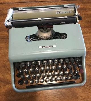 Portable Underwood Olivetti Lettera 22 Blue Metal Body Typewriter “vtg Italy