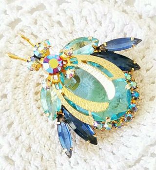 Juliana D&e Book Piece Fabulous Figural Bug Gold Plated Brooch Ab Shades Of Blue