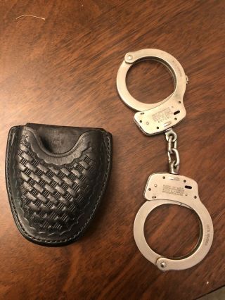 Smith And Wesson Handcuffs With Bianchi Holster No Key