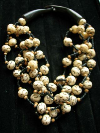 Vinateg Bovine Bone Tribal Necklace