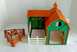 Breyer Stablemates Horse Riding Academy Barn Stable Play Set