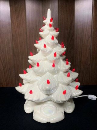 18 " Atlantic Mold Iridescent Pearlized Vintage White Ceramic Christmas Tree