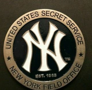 Rare U.  S.  SECRET SERVICE YANKEE STADIUM Black Background CHALLENGE COIN 2