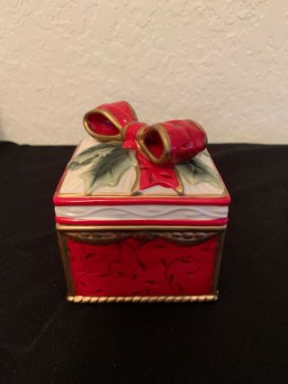 Fitz And Floyd Yuletide Traditions Present Trinket Box