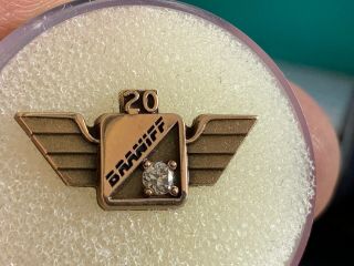 Braniff Airlines 1/10 10k Gold Large Diamond 20 Years Of Service Award Pin.
