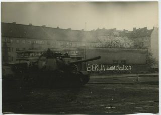 Wwii Large Size Photo: Su - 152 Self - Propelled Gun In Not - Surrendered Berlin,  1945