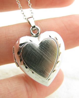 Vintage Sterling Silver Diamond Cut Heart Photo Locket Pendant Necklace 18 "