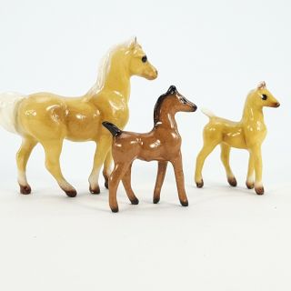Vintage Hagen Renaker Miniature Figurine Set Tan Horse Mare & 2 Mini Colt Pony