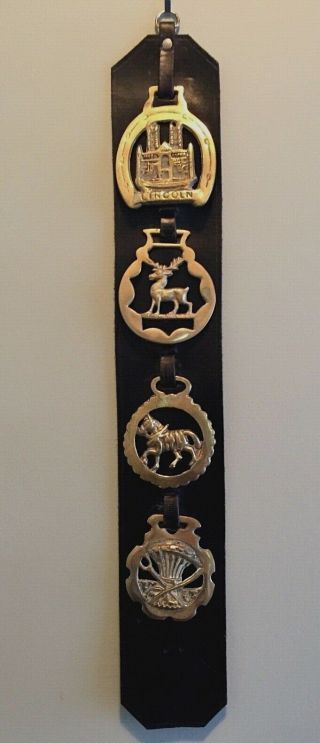 Set Of 4 Vintage English Horse Brasses Medallions On A Leather Strap