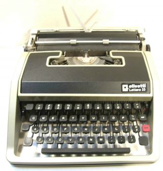 Vintage Olivetti Lettera 33 Portable Typewriter W/case Sleek Mod Italian Design