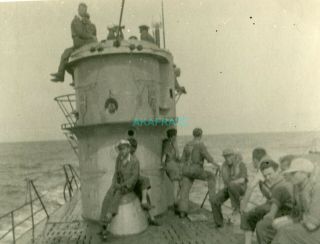 German Ww2 Photo,  U - Boat Crew On Deck With Captain