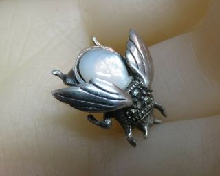 Silver Mother Of Pearl & Marcasite Bee Brooch / Pin.  Xbod.